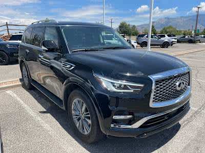 2023 INFINITI QX80 LUXE