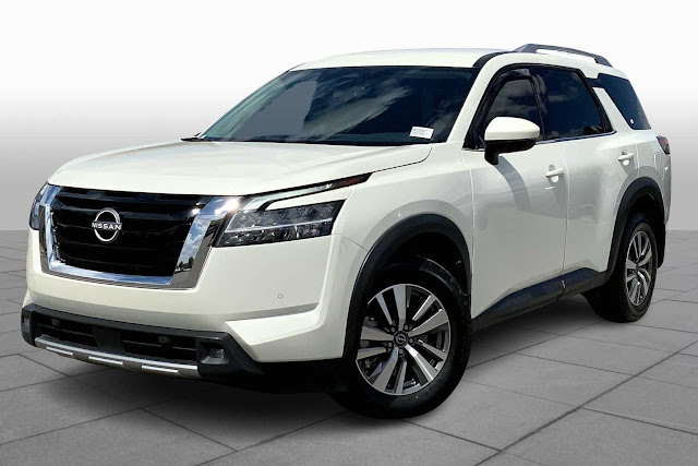 2022 Nissan Pathfinder SL