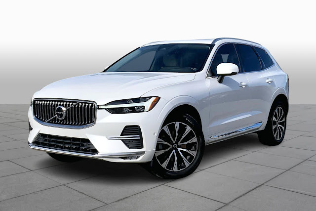 2023 Volvo XC60 Plus Bright Theme
