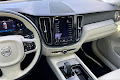 2023 Volvo XC60 Plus Bright Theme